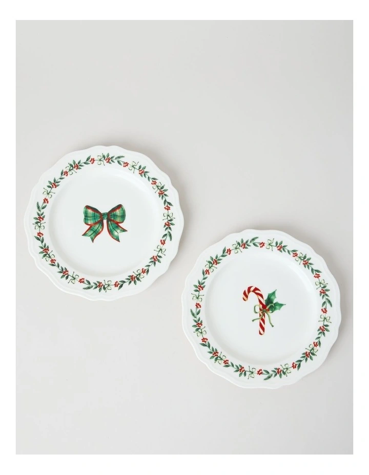 Traditional Christmas Scalloped Side Plate Set of 2 21cm image 1