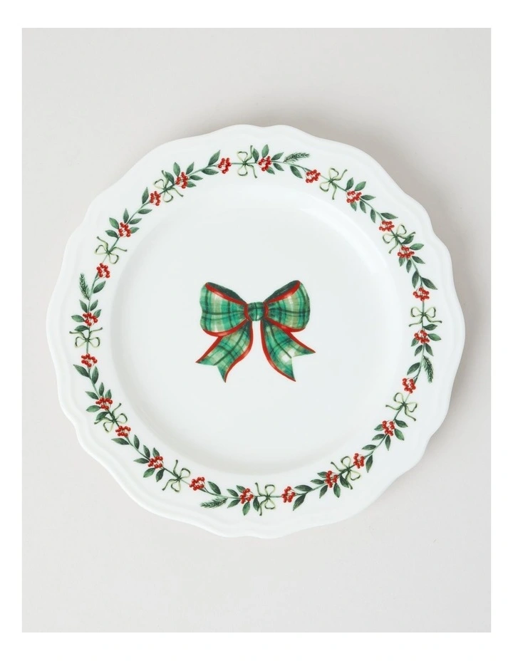 Traditional Christmas Scalloped Side Plate Set of 2 21cm image 3
