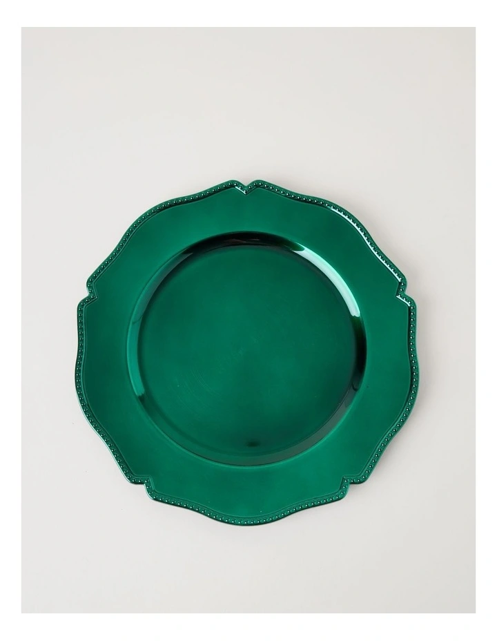 Scalloped Charger Plate Set of 4 in Green image 1