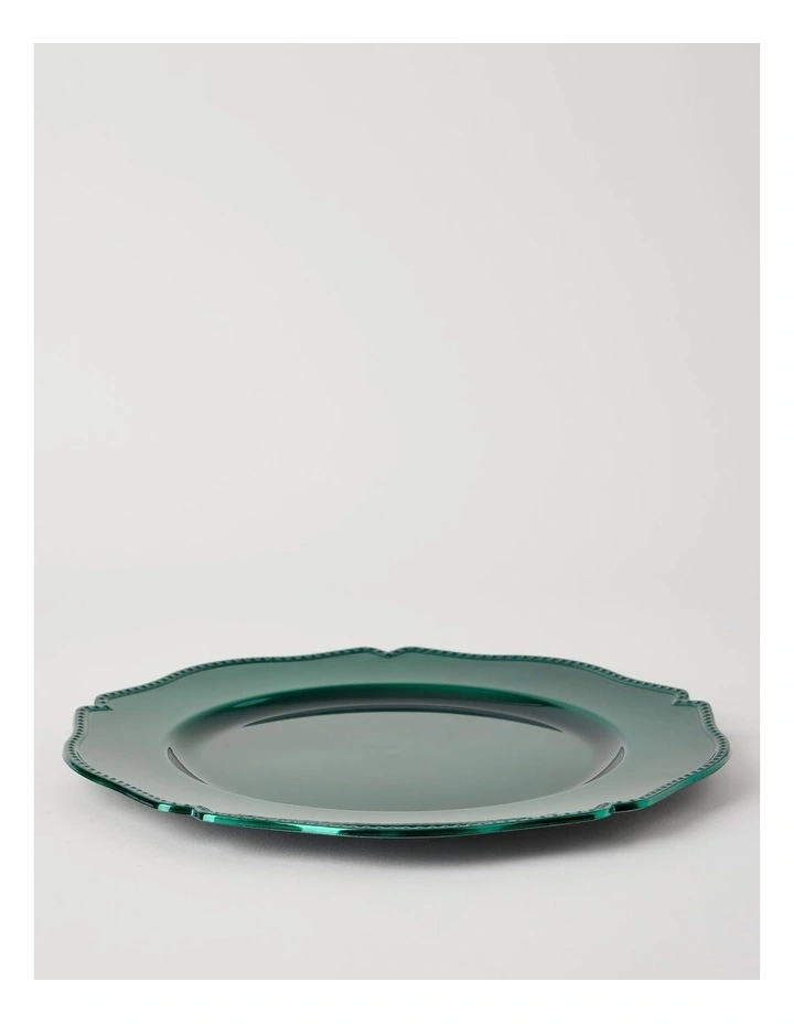 Scalloped Charger Plate Set of 4 in Green image 3