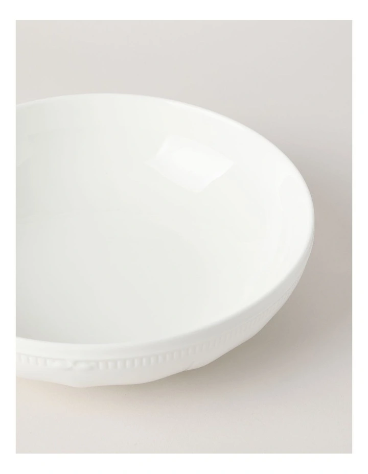 Bella Scalloped Serving Bowl 29cm in White image 4