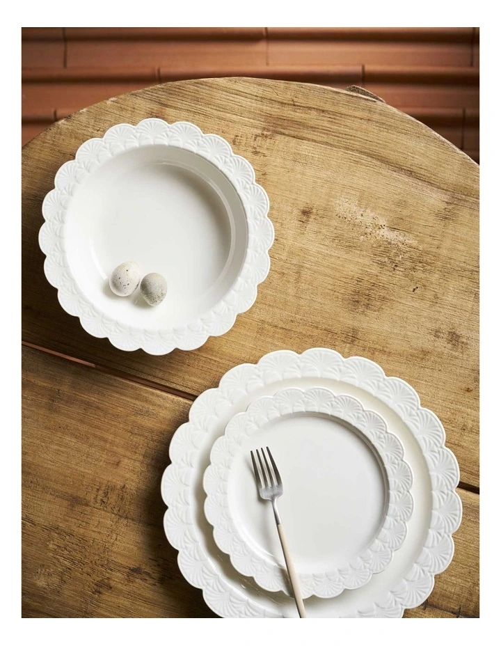 Heirloom Dinner Set 12 Piece in White image 2