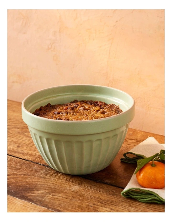 Big Love Proper Pudding Bowl 1.5L in Green image 2