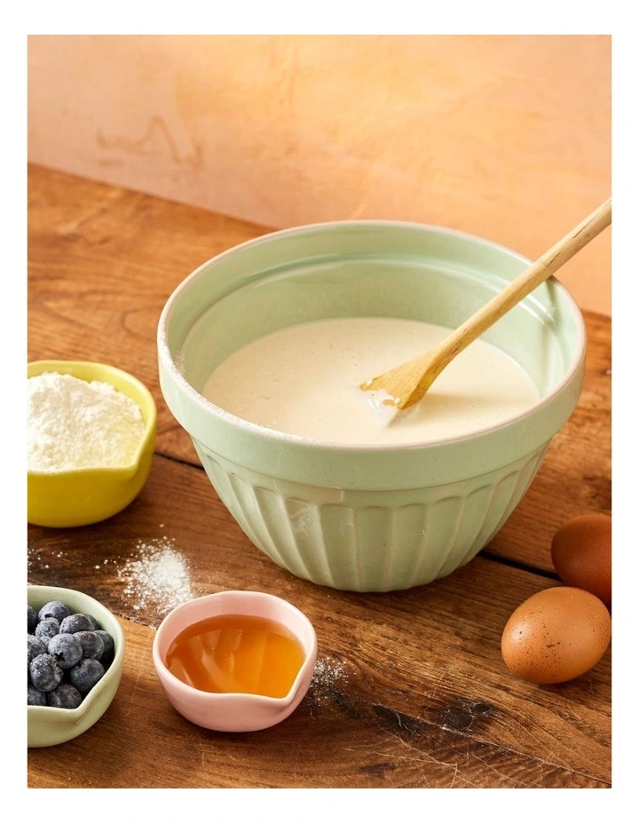 Big Love Proper Pudding Bowl 1.5L in Green image 3