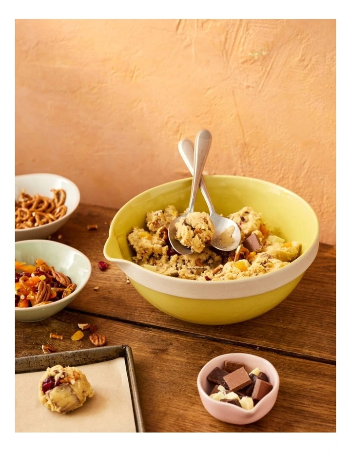 Big Love Everyday Mixing Bowl 22cm in Yellow image 4