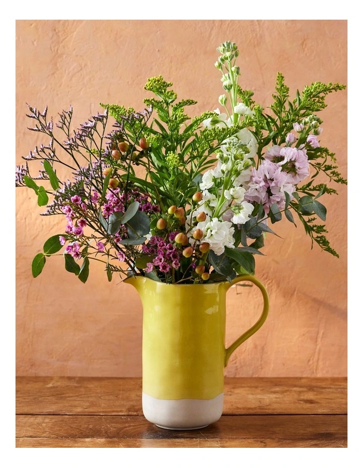 Big Love Perfect Pitcher 1.5L in Yellow/Cream image 3