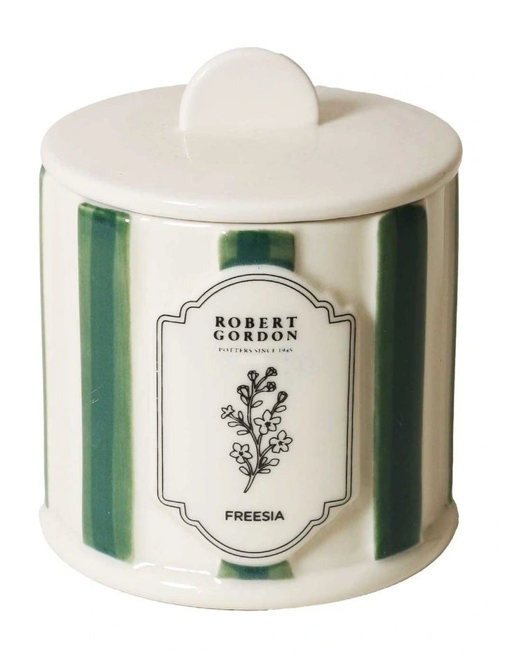 Heritage Candle With Freesia Scent 9cm x 11cm image 3