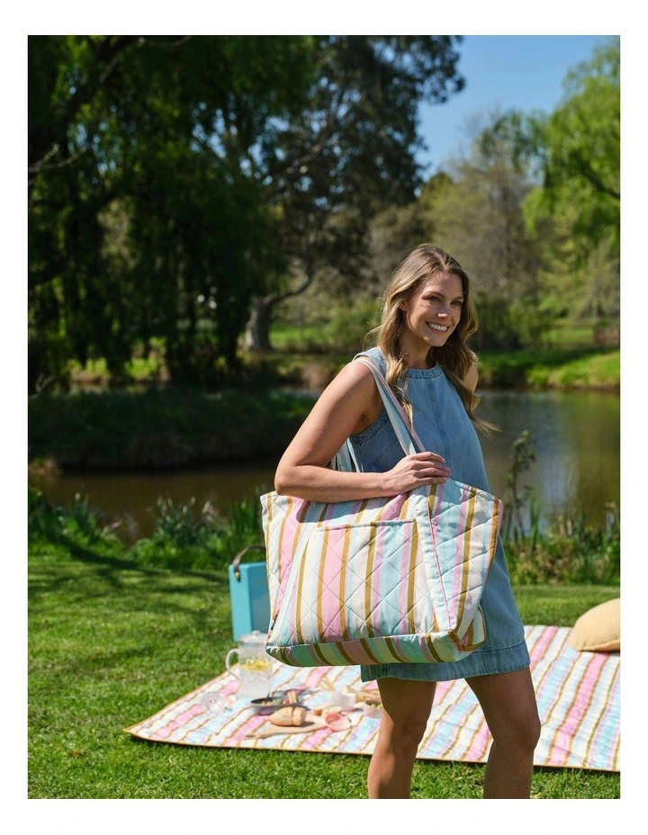 Sundaze Tote Bag in Multi image 2