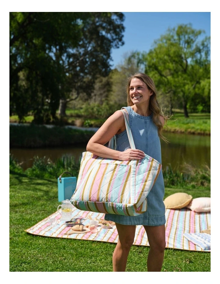 Sundaze Tote Bag in Multi image 3