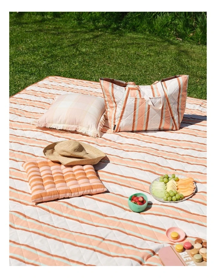 Sundaze Tote Bag in Multi image 3