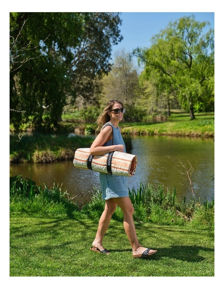 Sundaze Picnic Rug In Nectar image 4