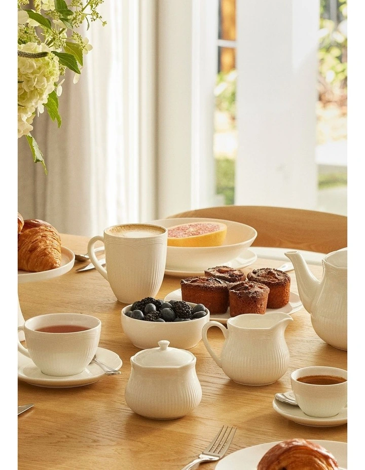 White Basics Footed Cake Stand 20cm Gift Boxed in White image 4