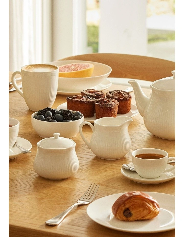 White Basics Footed Cake Stand 20cm Gift Boxed in White image 5