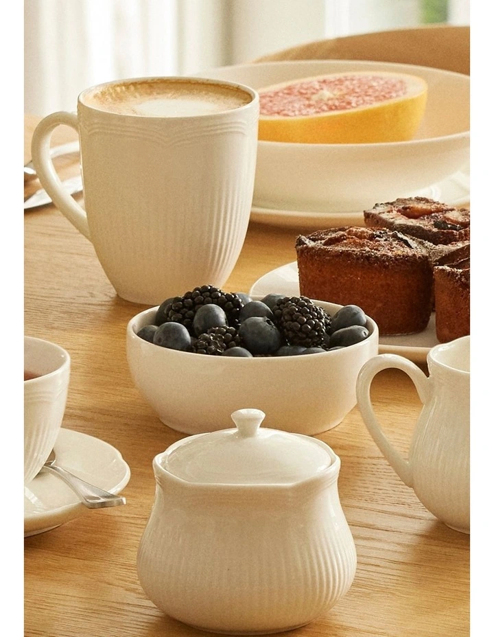 White Basics Footed Cake Stand 20cm Gift Boxed in White image 6