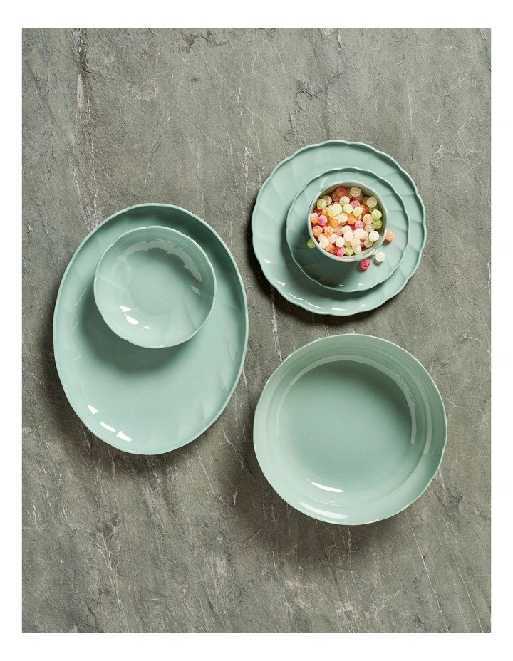 French Bazaar Oval Platter 38.5 x 30 x 4cm in Gum Leaf image 2