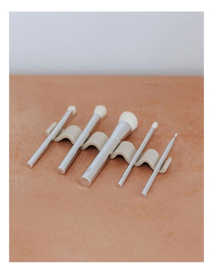 Jade Kisnorbo Brush Ribbon image 4