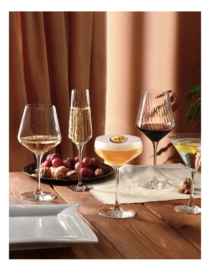 Avant Garde Lumi Wine Glass Set of 6 in Clear image 6