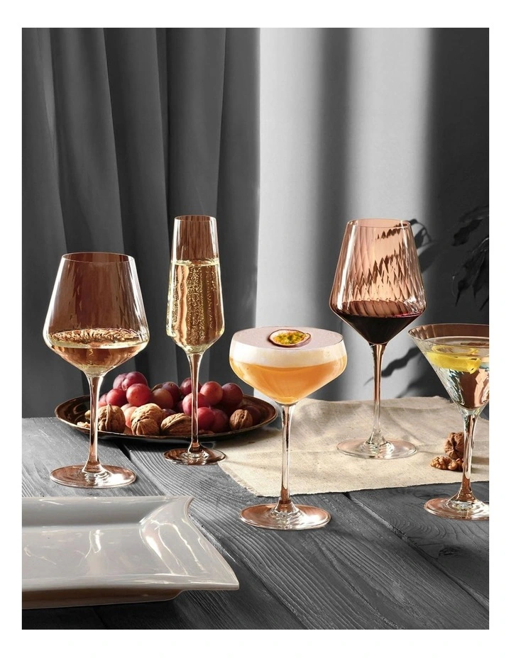 Avant Garde Lumi Wine Glass Set of 6 in Clear image 6