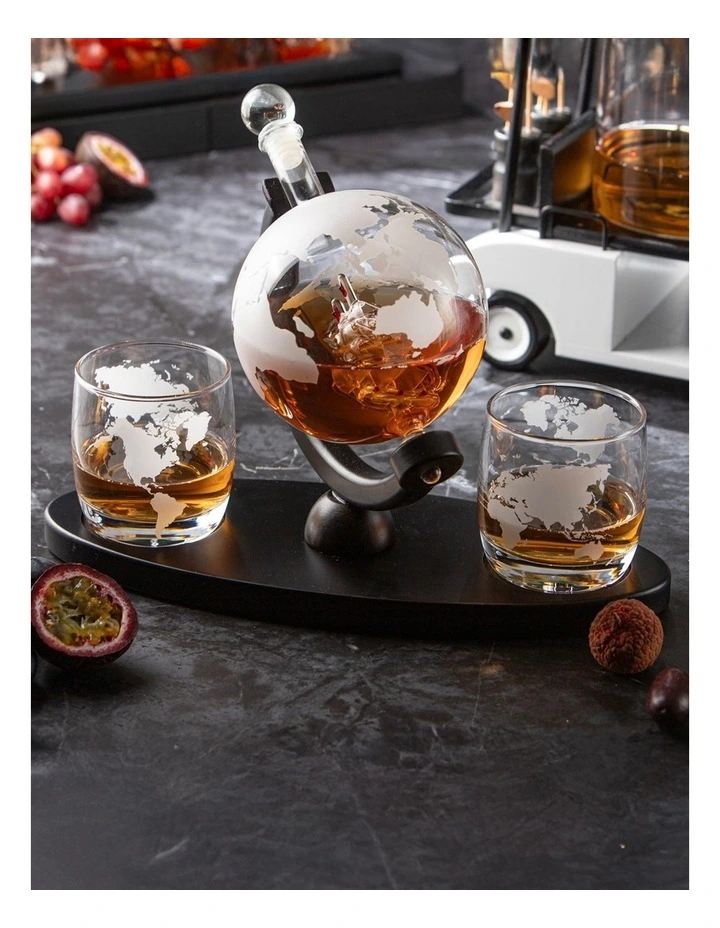 Preston Globe Whisky Set in Clear image 3