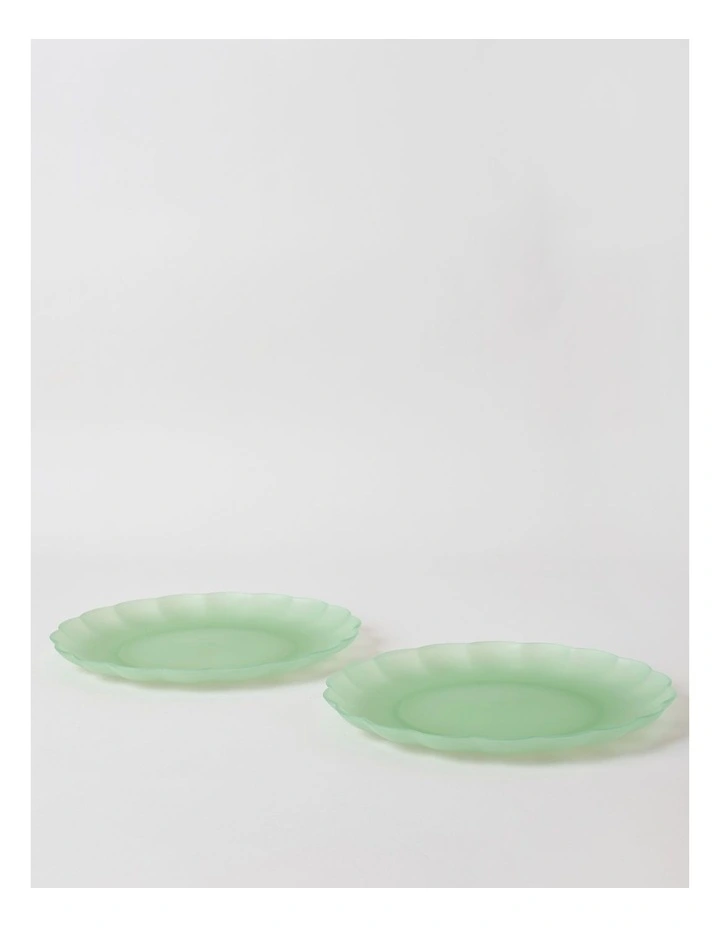 Petals Dinner Plate Set of 2 in Green image 1