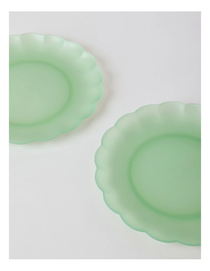 Petals Dinner Plate Set of 2 in Green image 2