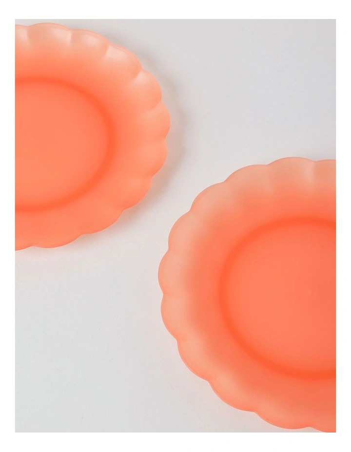 Petals Dinner Plate Set of 2 in Pink image 3