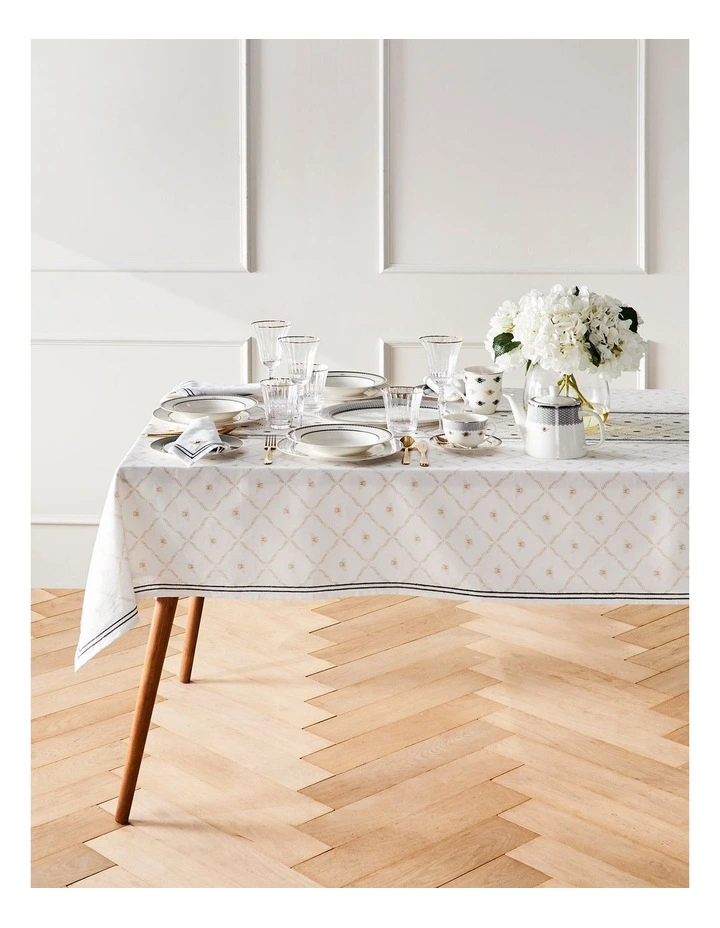 Bee Tablecloth 150 x 220cm image 2