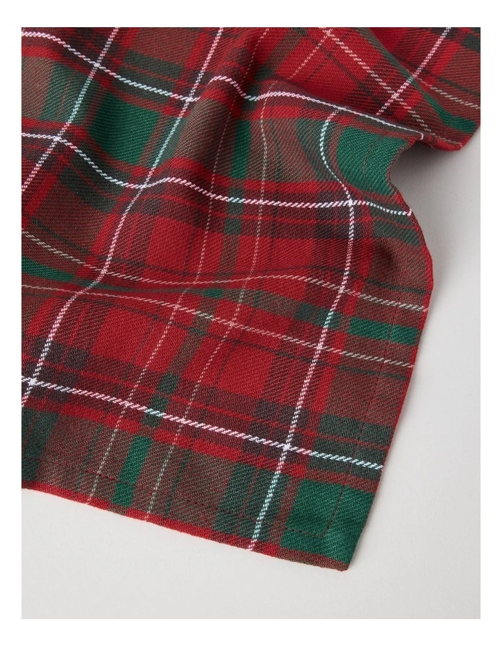 Heirloom Tartan Tablecloth 150 x 220cm in Red and Green image 5