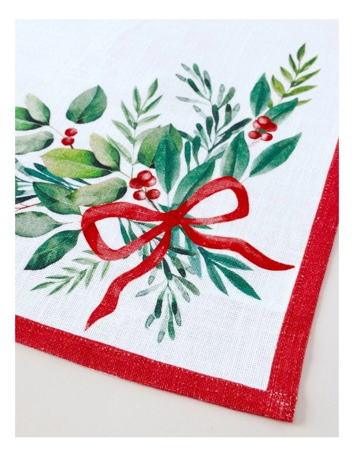Traditional Christmas Bow Napkin Set of 4 in White/Red image 4