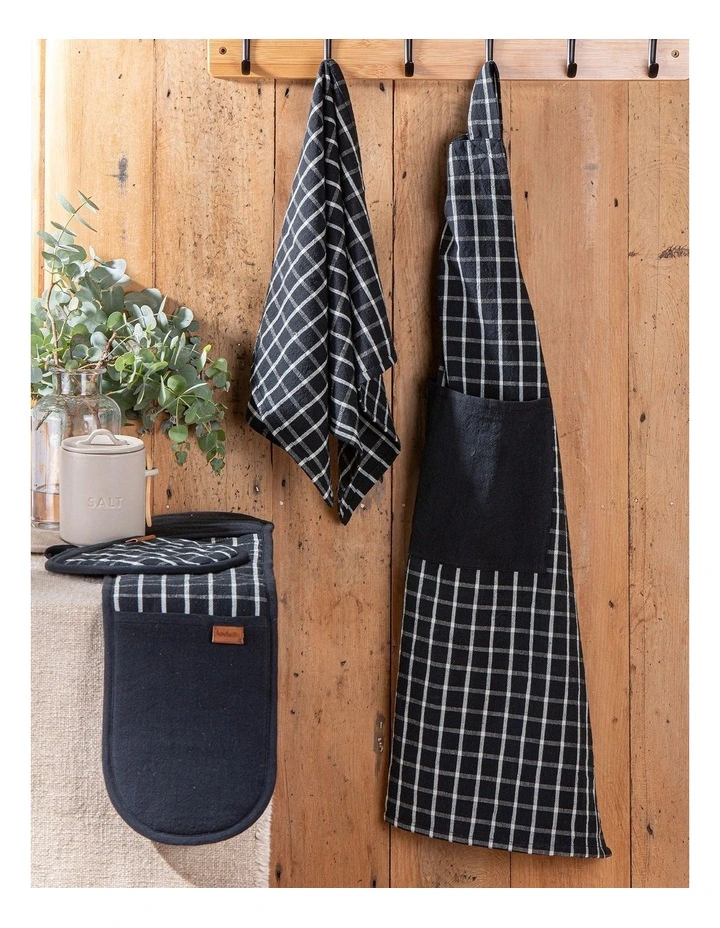 Hemingway Crossback Apron in Black image 3