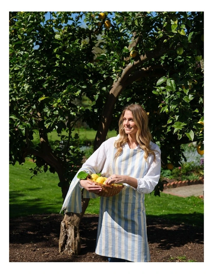 Como Apron in Multi image 2