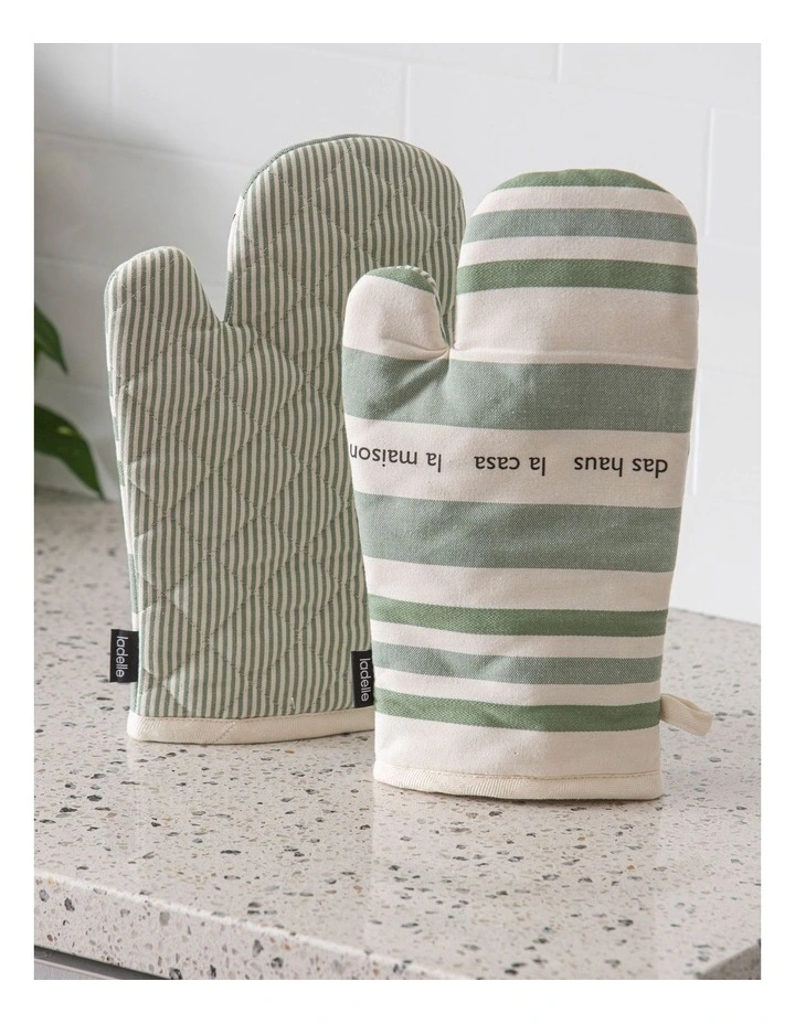 La Casa Oven Mitt 2 Pack in Leaf image 2
