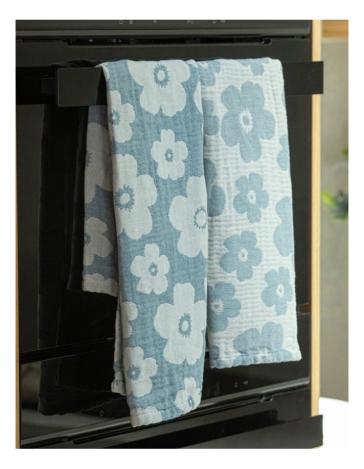 Jacquard Flower Kitchen Towel 2 Pack in Blue image 3