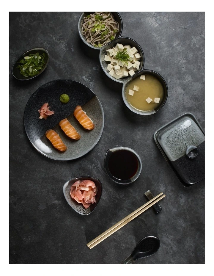 Umi Triangle Sauce Bowl 10x3.5cm in Black image 4