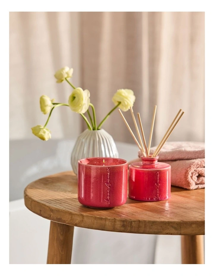 Chapters Second Date Fragrance Candle 325g Red Currant & Cream Gift Boxed image 4