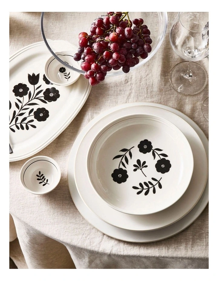 Bistro Oval Platter 32x22cm in White image 3