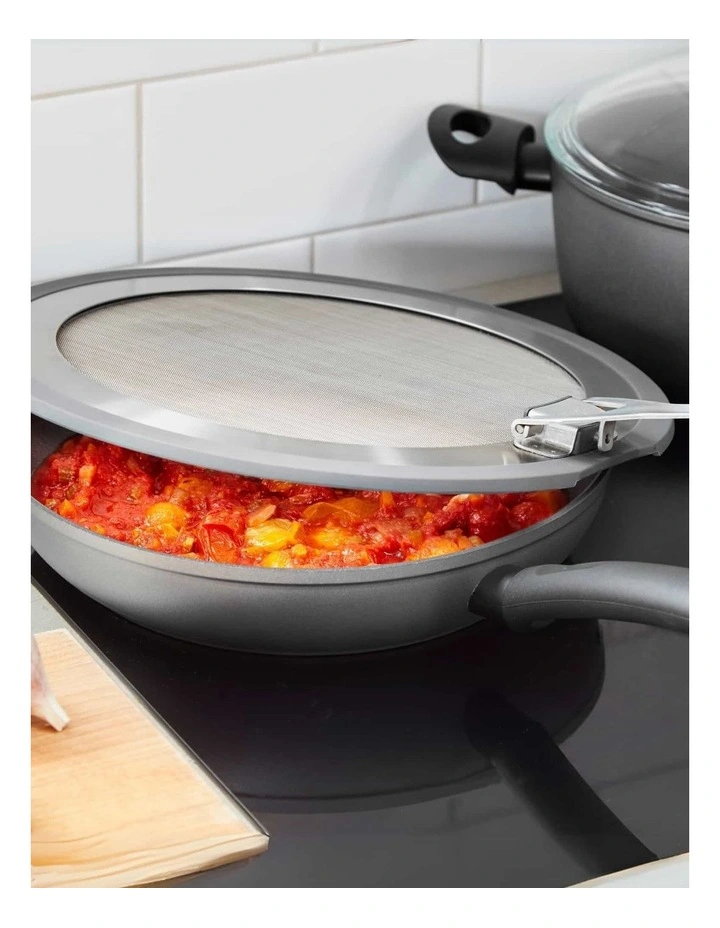 Universal 24/32cm Splatter Guard in Stainless Steel image 2
