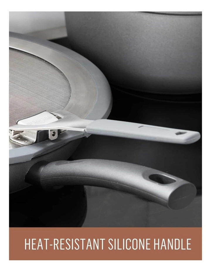 Universal 24/32cm Splatter Guard in Stainless Steel image 5