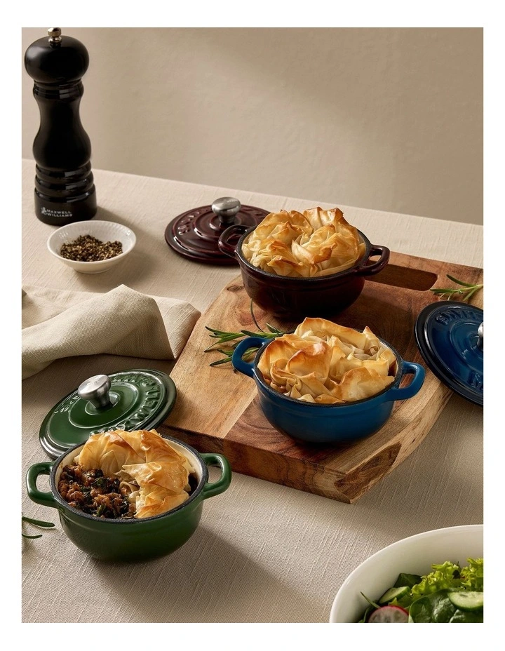 Cast Iron Cocotte 9.5cm 260ml in Midnight Blue image 5