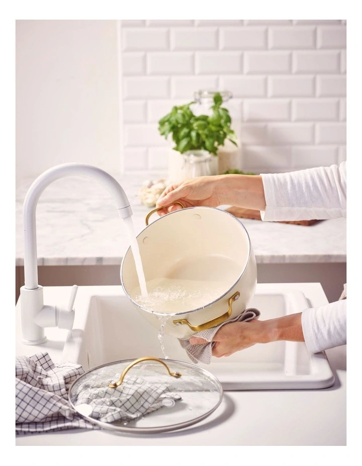 Padova Casserole 4.71L 24cm in Cream image 5
