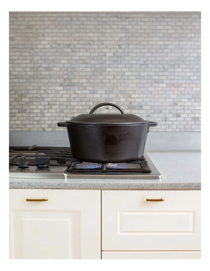 Cast Iron Dutch Oven 5L in Black image 5