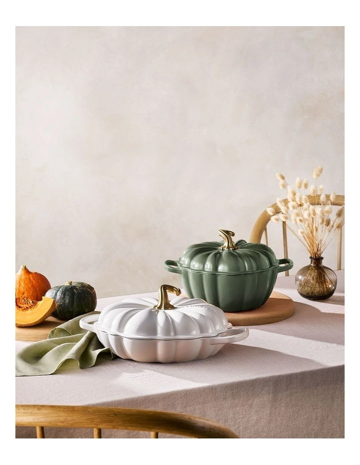 Pumpkin Cast Iron Cocotte 24cm Thyme image 7