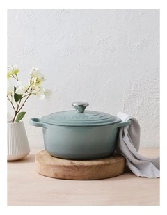 Signature Round Casserole 24cm in Sea Salt