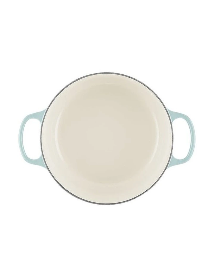 Signature Round Casserole 26cm in Sea Salt image 5