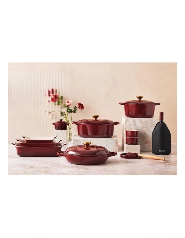 Signature 30cm/3.2Lt Shallow Casserole Dish in Garnet image 6