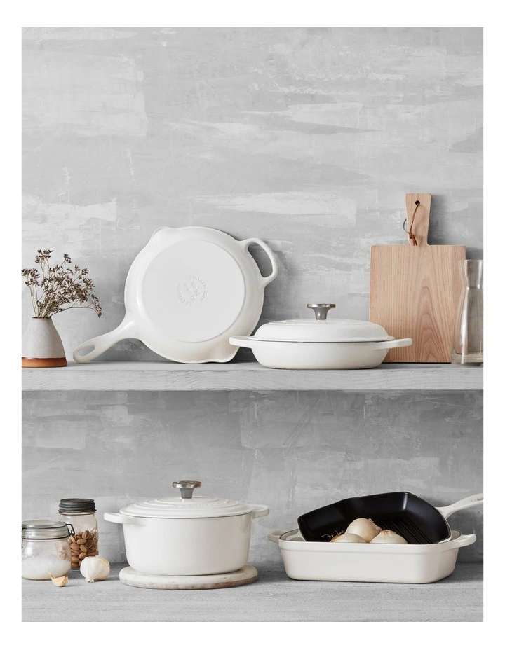 Signature 24cm / 4.2L Round Casserole White image 7
