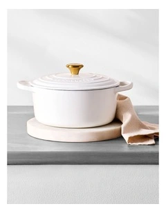 Signature 28cm / 6.7L Round Casserole White