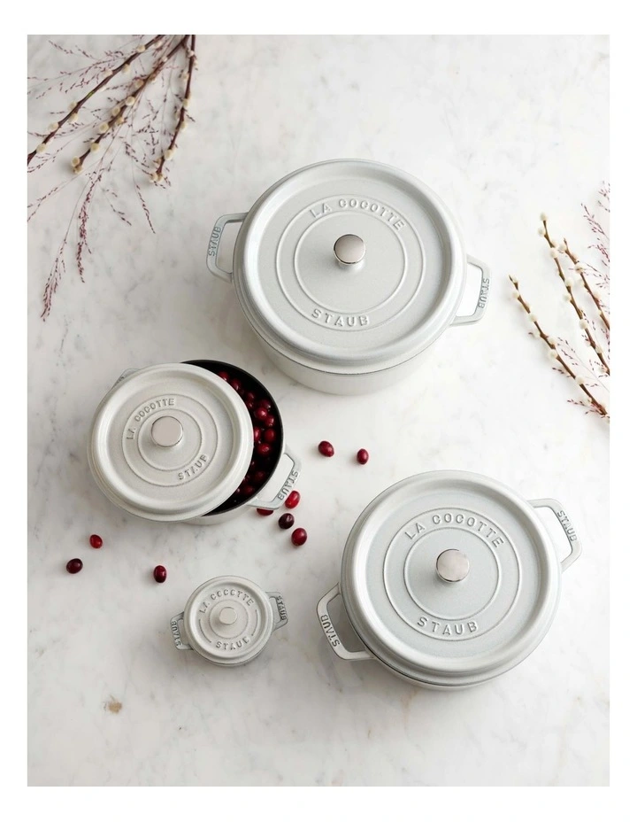 Round Cocotte 20cm/2.2L in White Truffle image 6