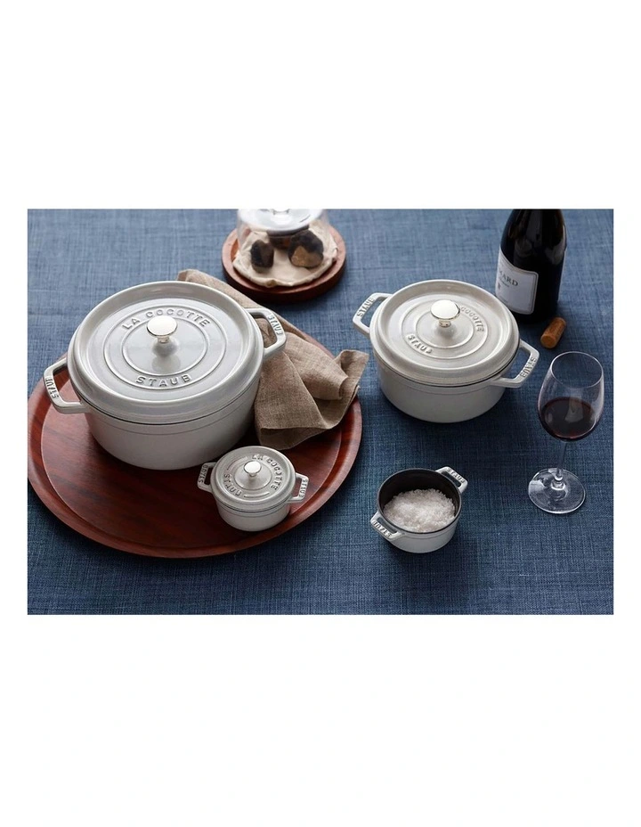 Round Cocotte 24cm/3.8L in White Truffle image 4