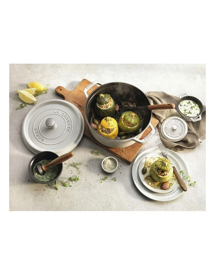 Round Cocotte 24cm/3.8L in White Truffle image 5